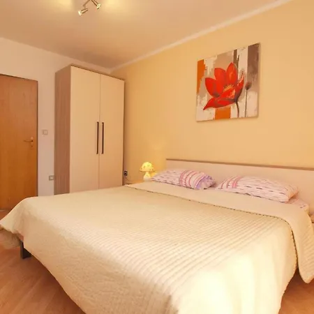 Daire Ground Floor Retreat With Bbq