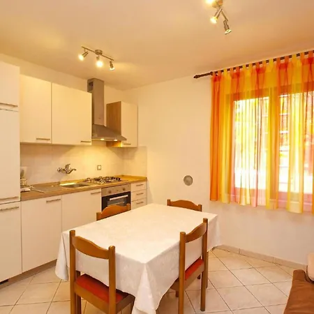 Ground Floor Retreat With Bbq