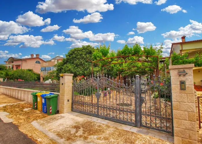 Apartamento Ground Floor Retreat With Bbq Rovinj