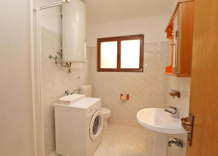 Ground Floor Retreat With Bbq Rovinj