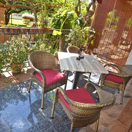 Ground Floor Retreat With Bbq