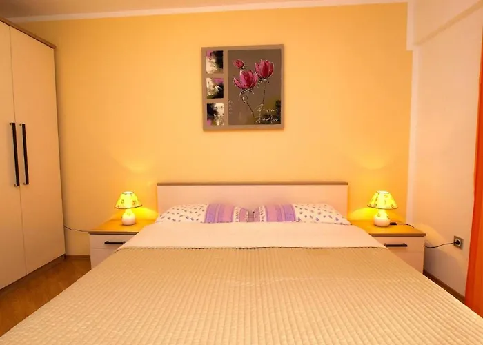 아파트 Ground Floor Retreat With Bbq 로비니