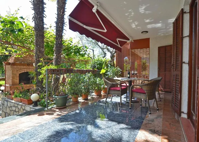 Ground Floor Retreat With Bbq 아파트 *