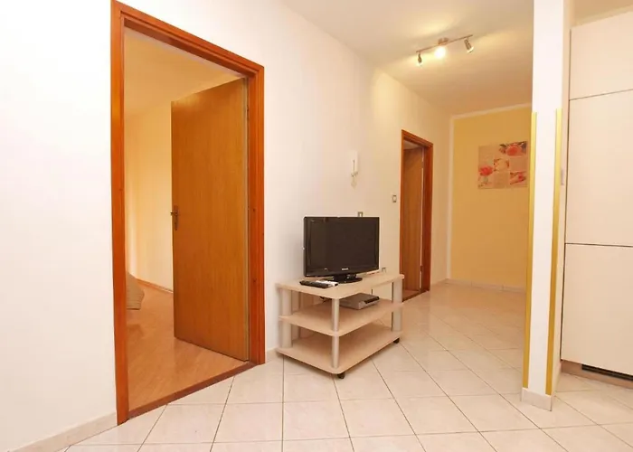 아파트 Ground Floor Retreat With Bbq 로비니