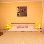 Apartment Ground Floor Retreat With Bbq Rovinj