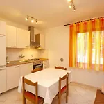 Ground Floor Retreat With Bbq