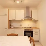 Apartment Ground Floor Retreat With Bbq